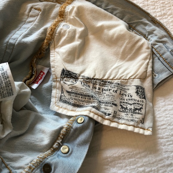 Levi’s 501 Light Wash Distressed Straight Jeans with Patches - Picture 16 of 17